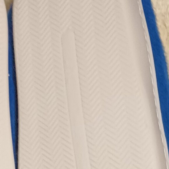 NWT ~ Snoopy (S/M) Sherpa Fleece Lined Plush Scuff Slippers - Picture 5 of 6